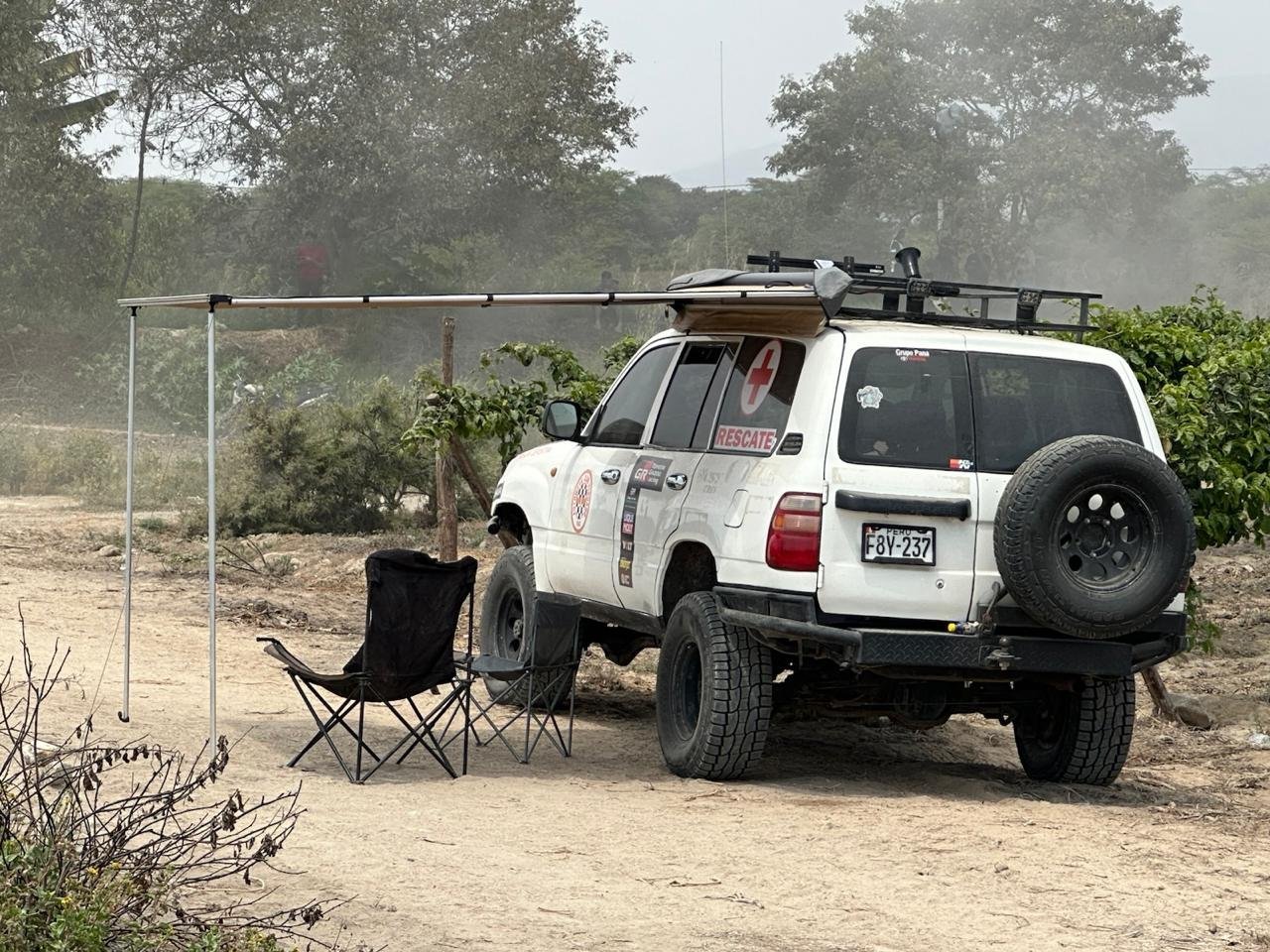 Unidad de rescate desplegada en terreno hostil